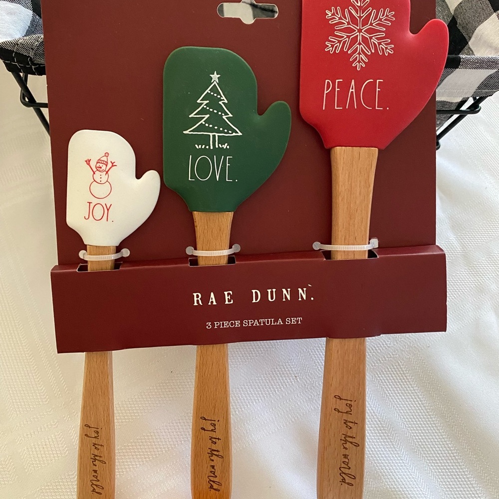 Rae Dunn Spatula set 3 Piece .